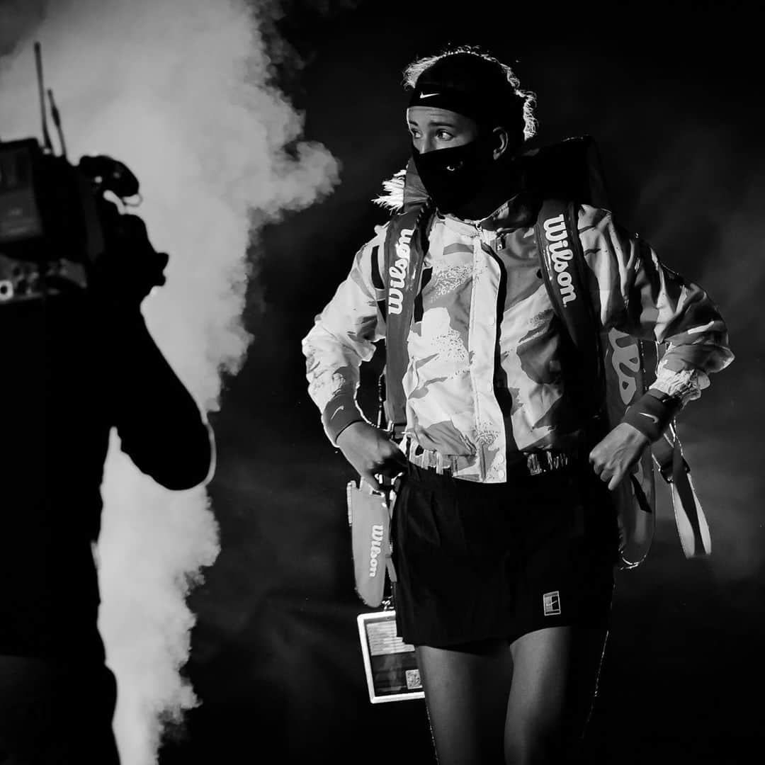 ビクトリア・アザレンカのインスタグラム：「Lights out   📸 @jimmie48tennis」