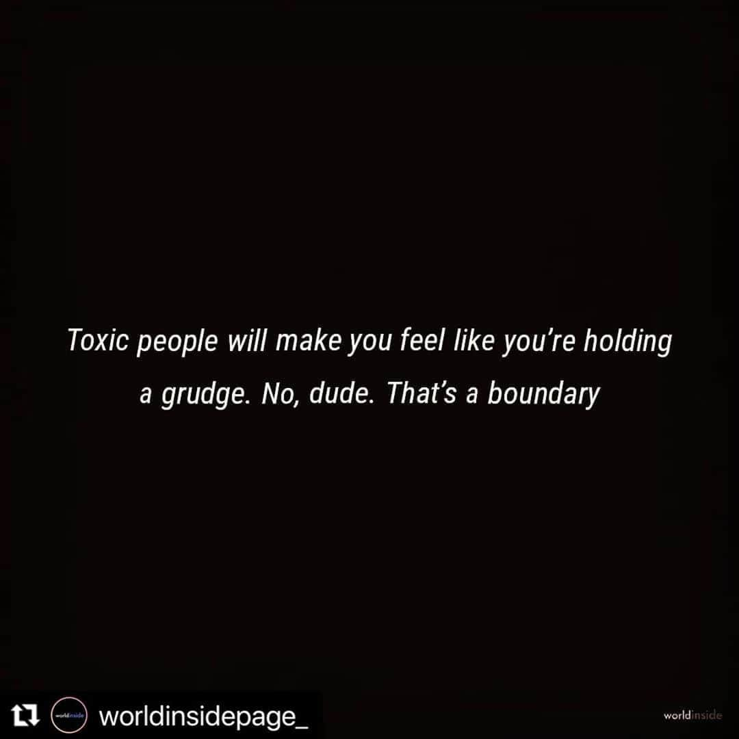 コンスタンス・マリーさんのインスタグラム写真 - (コンスタンス・マリーInstagram)「This ✨✨✨✨✨✨✨ #wednesdaywisdom Repost @worldinsidepage_ with @make_repost ・・・ Just because something isn't a lie does not mean that it isn't deceptive. A liar knows that he is a liar, but one who speaks mere portions of truth in order to deceive is a craftsman of destruction. . -Criss Jami . Drop a "❤️" if you relate to it. . Follow 👉 @worldinsidepage_  for more like this」10月22日 1時17分 - goconstance