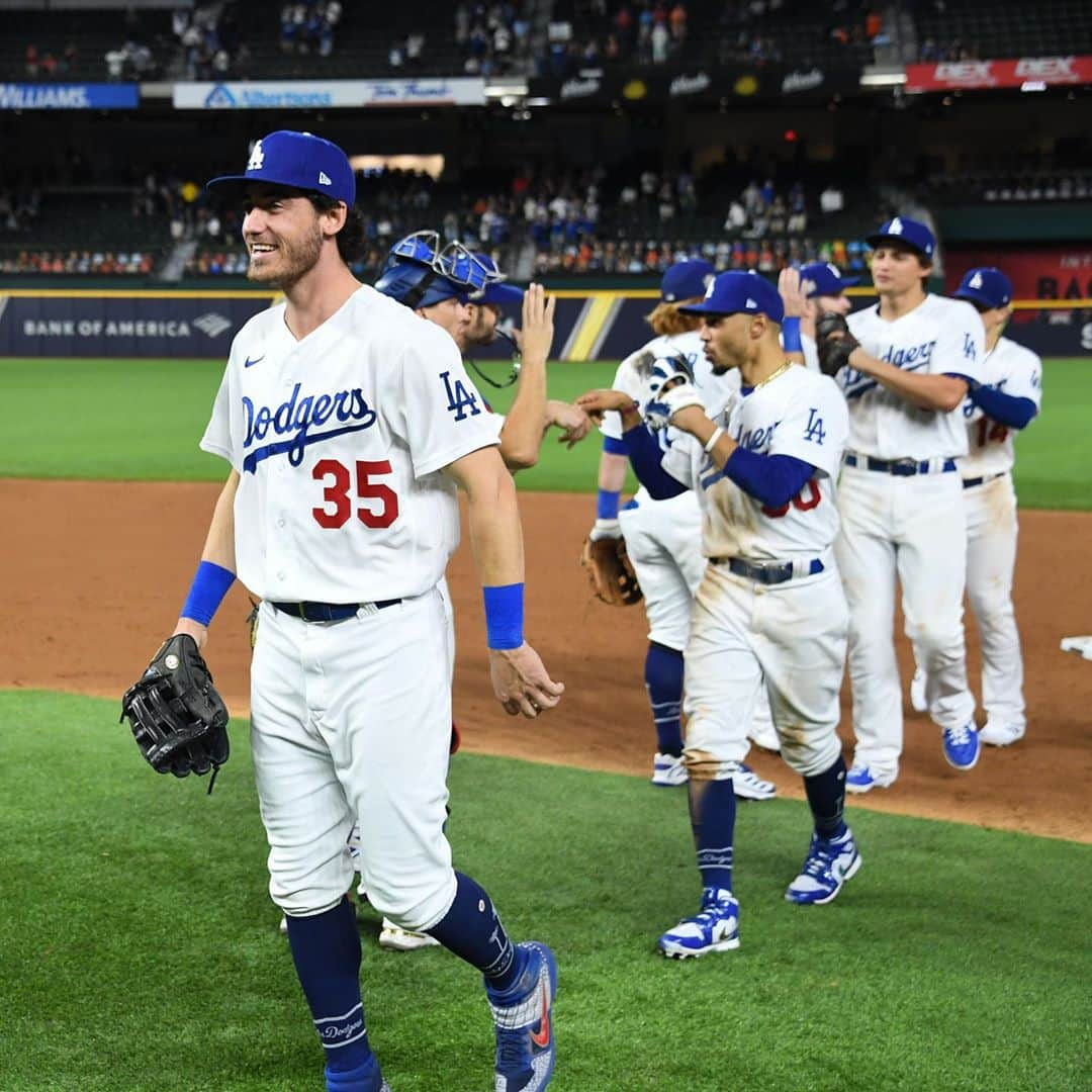 クレイ・ベリンジャーさんのインスタグラム写真 - (クレイ・ベリンジャーInstagram)「Blessed!!!!!!!!!!!! Lets keep it going 📈」10月22日 1時24分 - cody_bellinger