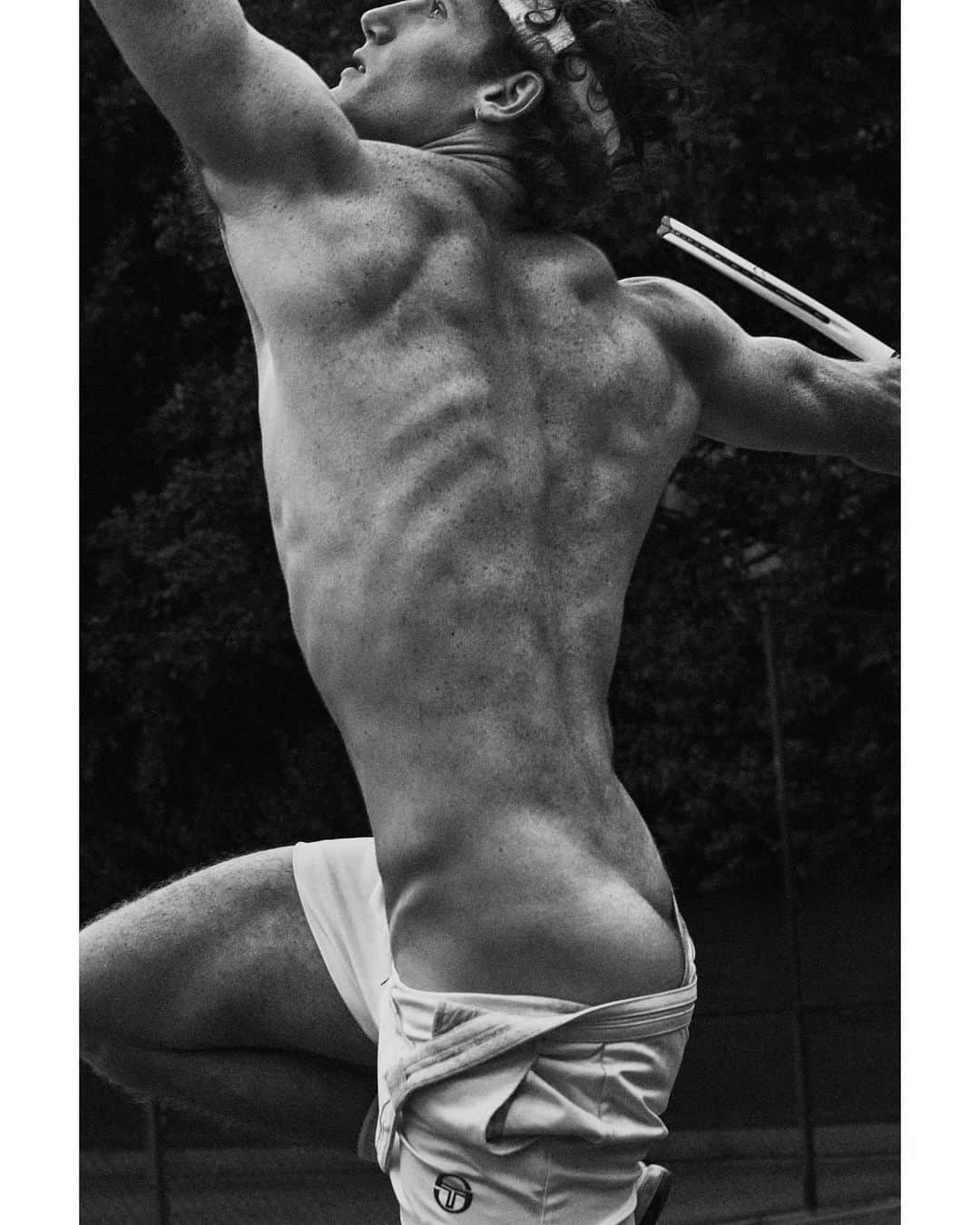 マリオ・テスティーノのインスタグラム：「TENNIS  #Sports #MarioTestino #2020」