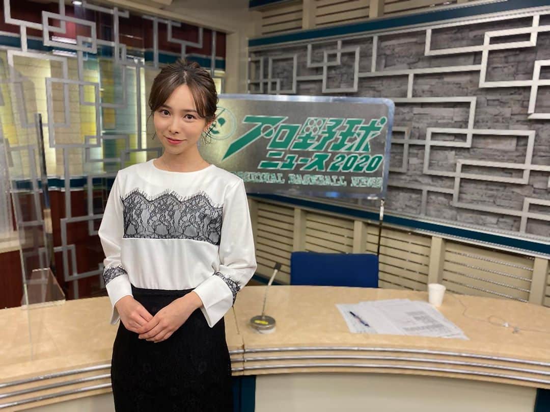 黒澤詩音のインスタグラム：「フジテレビONE #プロ野球ニュース ⚾️ ありがとうございました✨  スタジオは、谷沢健一さん リモートは、池田親興さん  そして本日も、MC真中満さんと1時間たっぷりお伝えしました✊  #ソフトバンクホークス にも優勝マジック点灯💡で、セパともに最短優勝は25日の日曜日！  熱戦続く #プロ野球 明日も6試合行われます⭐️  そして #ジェフ⚽️ も勝利で嬉しい1日！ 明日は朝から#ジェフ千葉 ⚽️の収録なのでおうち帰ってdazn観ます⭐️  衣装👗 @pierrot_shop さん✨  #プロ野球ニュース2020 #セリーグ #パリーグ #CS #フジテレビONE #フジテレビ #アナウンサー」