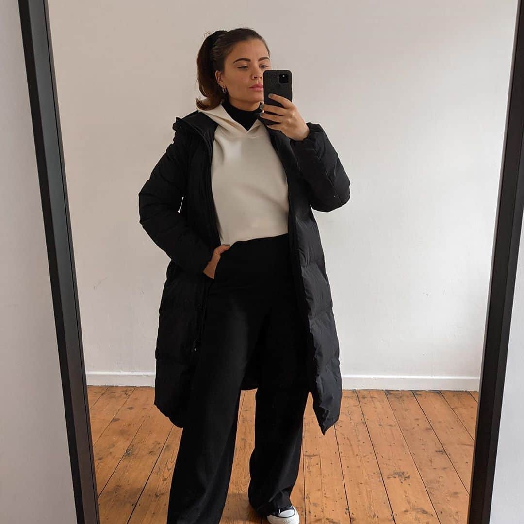 UNIQLO UKのインスタグラム：「7 days of winter wardrobe inspiration from @millie_cotton. Which look is your favourite?   #Uniqlo #LifeWear #UniqloLifeWear」