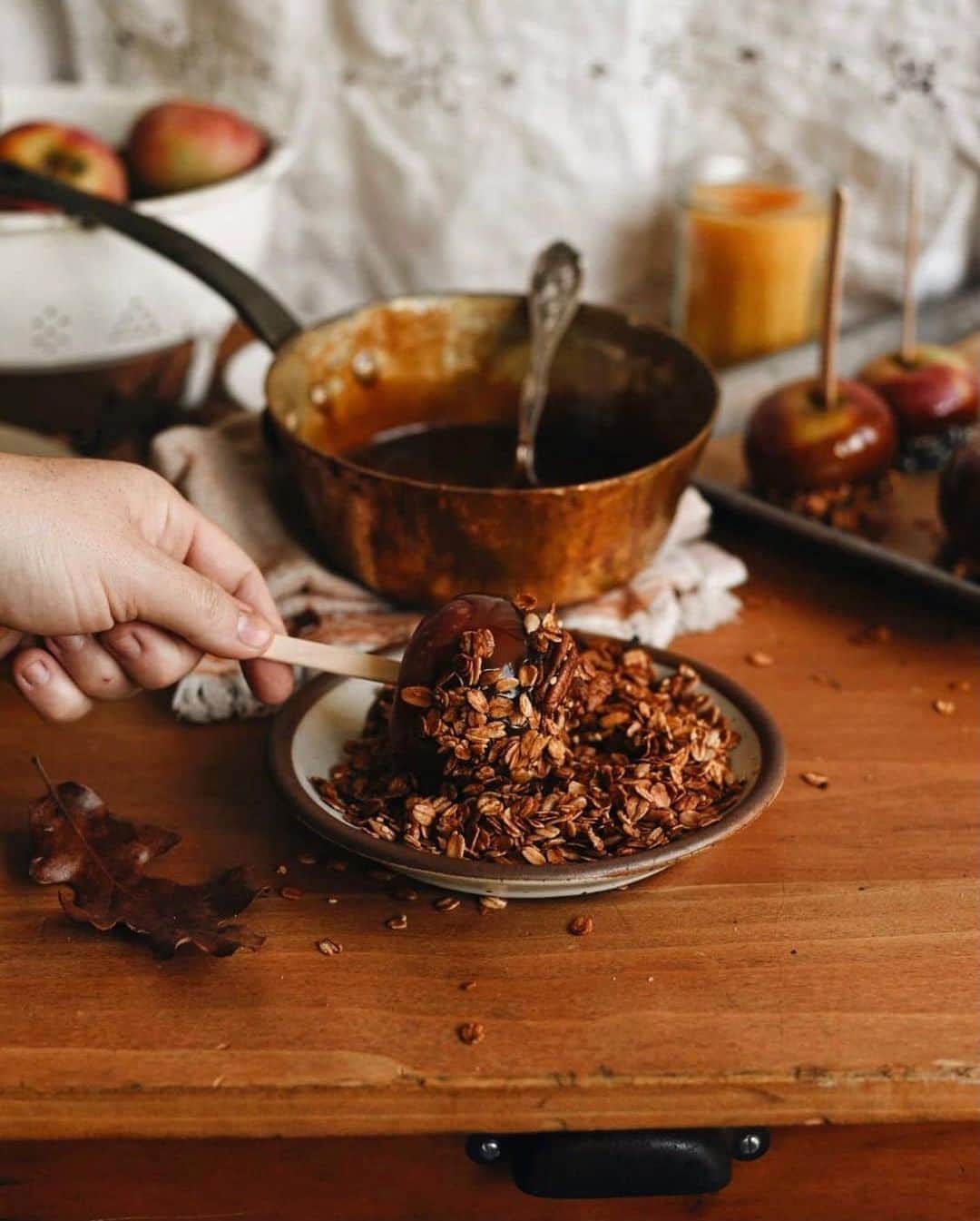 FOLKのインスタグラム：「If you need me I’ll be gathering ingredients for @kchysmith’s Persimmon + Apple Cornmeal Sheet cake. Her story and her recipe are in the fall issue. Order it now at www.folkgeneral.com.」