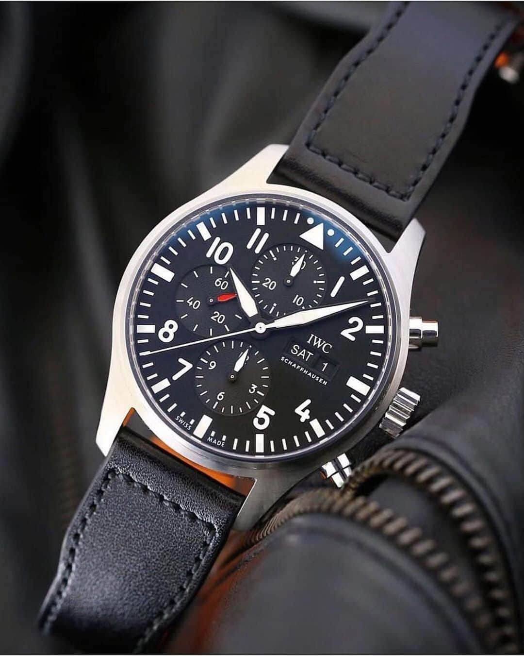 Daily Watchさんのインスタグラム写真 - (Daily WatchInstagram)「The classic Pilot’s Watch Chronograph from @IWCwatches #DailyWatch #IWC」10月22日 1時57分 - dailywatch