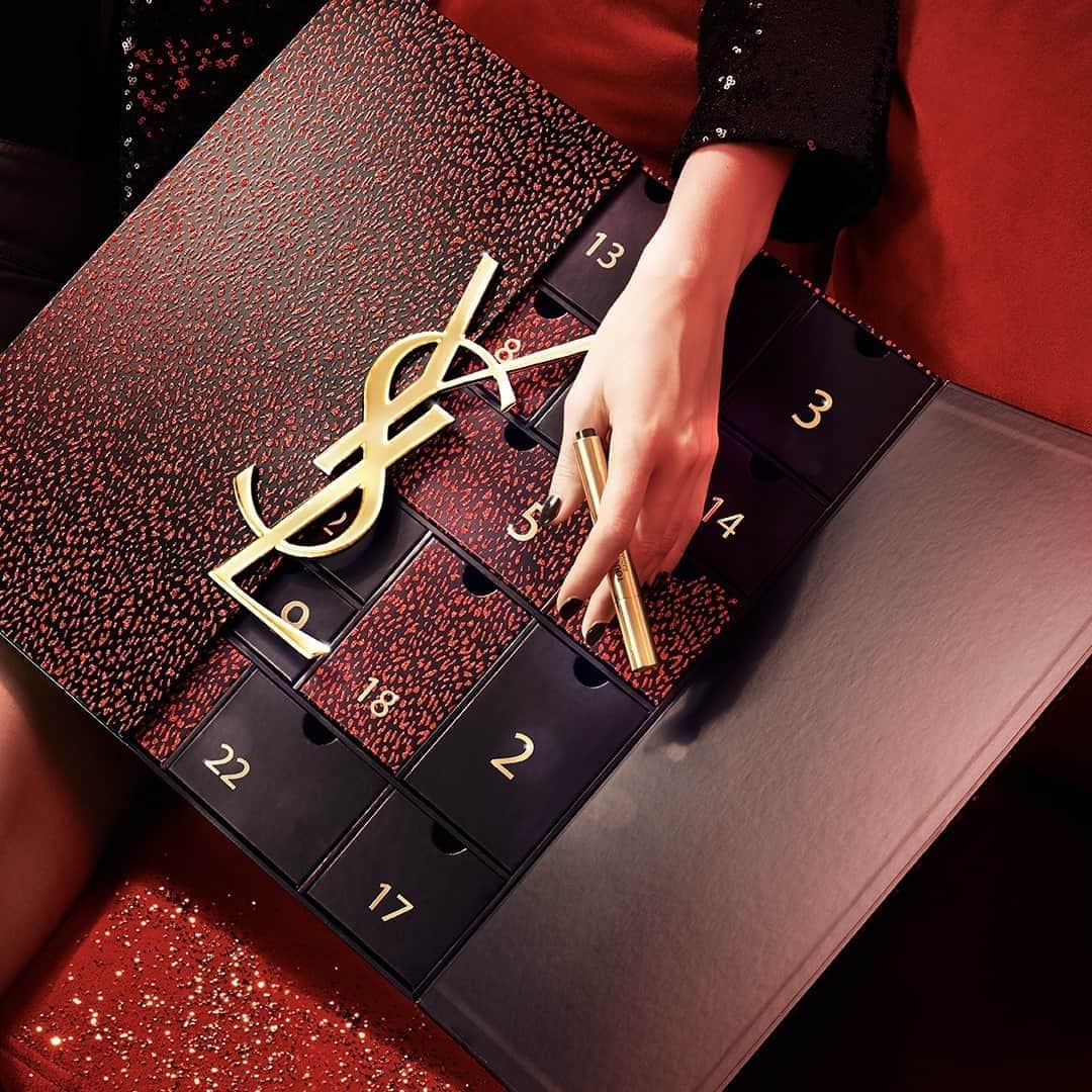 Yves Saint Laurent Beautyさんのインスタグラム写真 - (Yves Saint Laurent BeautyInstagram)「If the holidays are a party, then this is definitely the pre-party. Give the gift of a daily delight, when you give 21 minis of YSL Beauty's most iconic products. TOUCHE ECLAT LE STYLO YSL BEAUTY ADVENT CALENDAR #yslbeauty #adventcalendar」10月22日 1時58分 - yslbeauty