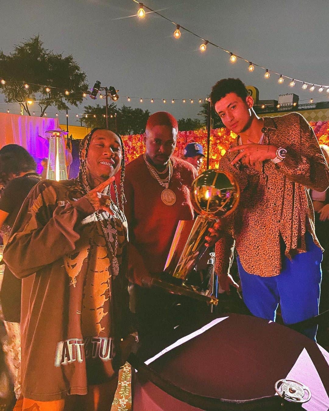 タイガのインスタグラム：「W tha homies and the chip」