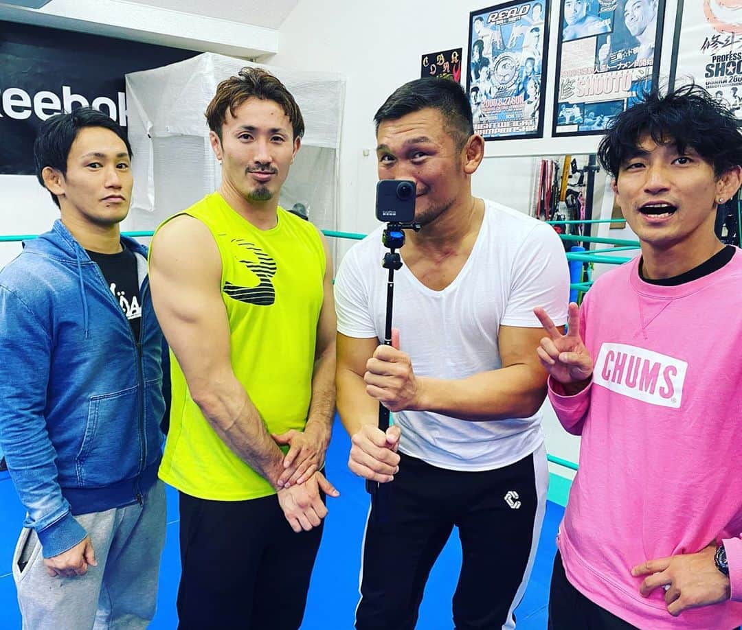ストラッサー起一のインスタグラム：「練習後はコブラ会でYouTube撮影。 今週中にアップ予定なので楽しみにしてて下さい☺️  #RIZIN #レッツ豪太 #コブラ会」