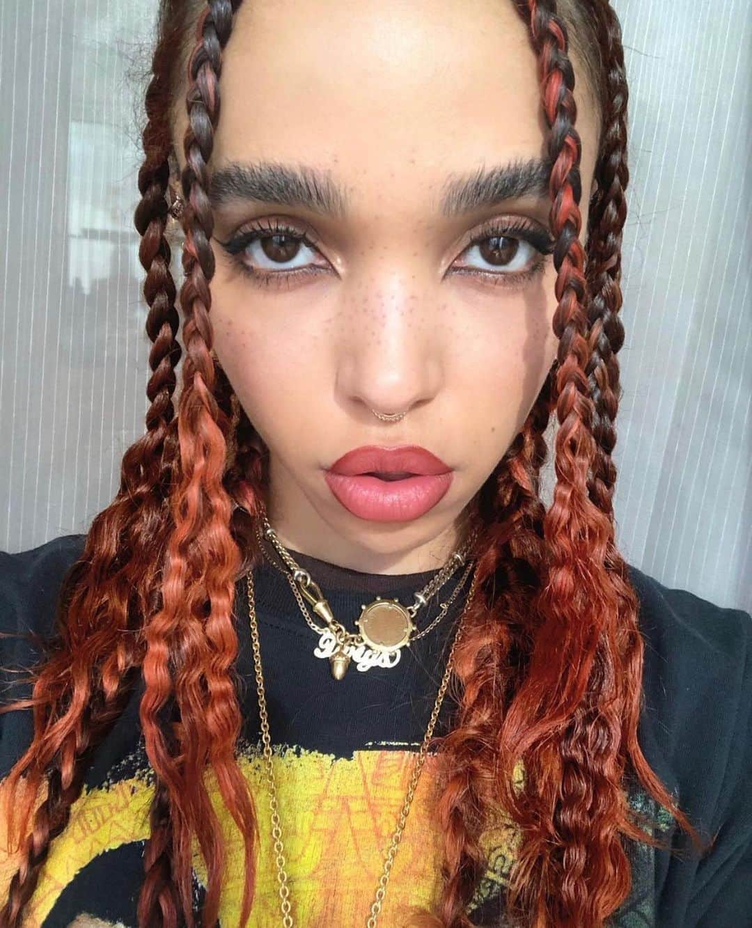 Nylon Magazineさんのインスタグラム写真 - (Nylon MagazineInstagram)「Literally just an appreciation post for #FKATwigs and her many iconic hairstyles 💕 More of her best beauty looks at the link in bio.  [RG: @fkatwigs / Getty]」10月22日 2時08分 - nylonmag