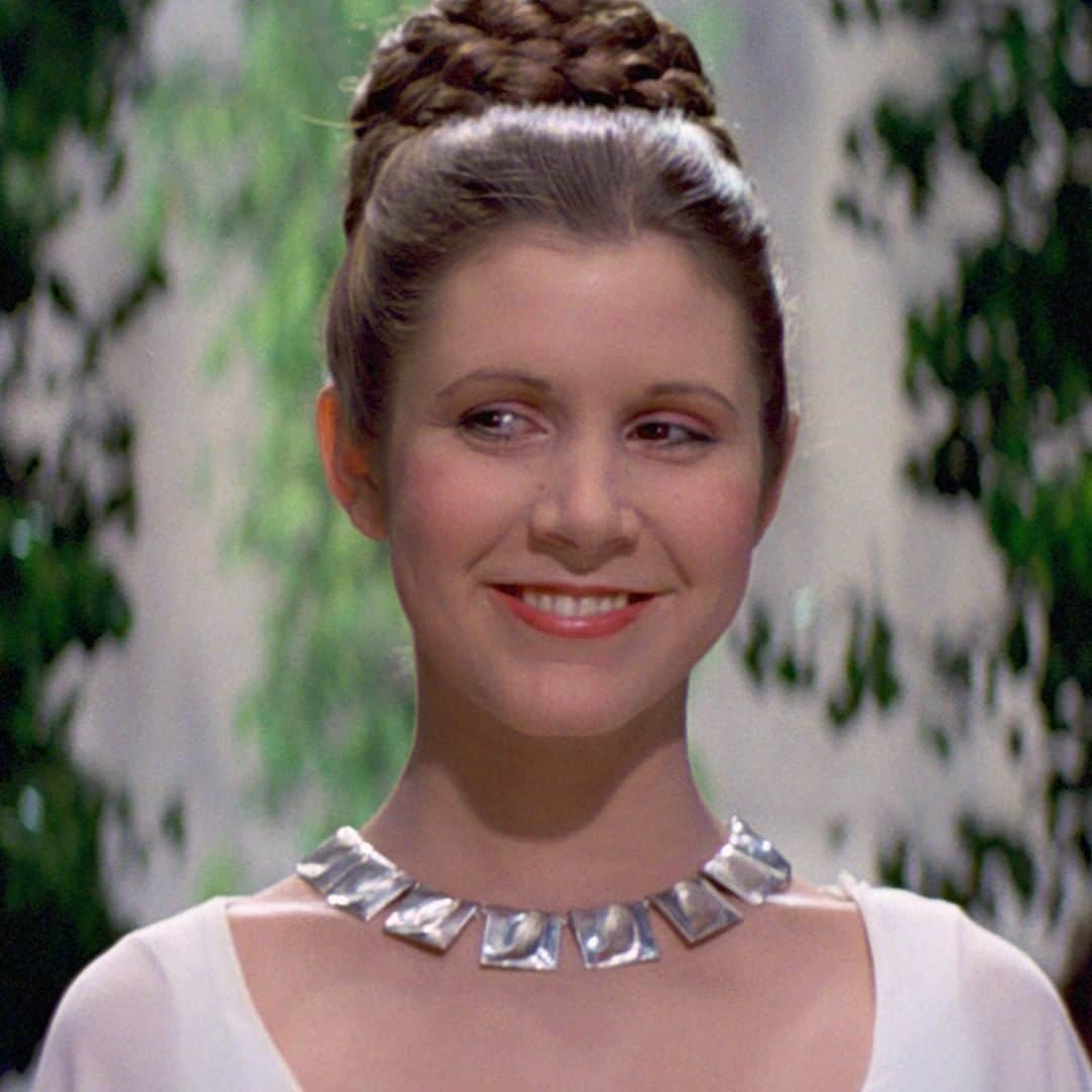 スター・ウォーズさんのインスタグラム写真 - (スター・ウォーズInstagram)「We’re remembering our courageous princess, the iconic Carrie Fisher on her birthday.」10月22日 2時20分 - starwars