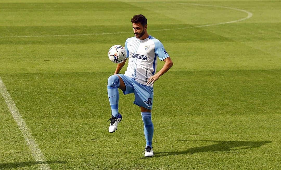 マラガCFさんのインスタグラム写真 - (マラガCFInstagram)「🎙️ @luiisillo23 : “Quiero conseguir muchos objetivos con el Málaga”  #Presentación #MCFCompromiso」10月22日 2時28分 - malagacf