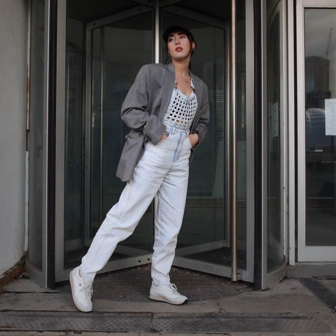 ウォルシュのインスタグラム：「@morganrbarfield styling our Marshmallow Ensign 🙌 . . . #normanwalshuk #normanwalsh #britishmanufacturing #madeinbritain #ukmfg #shoes #footwear #sneakers」