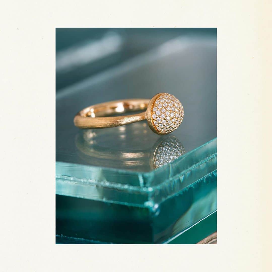 オーレリンガードさんのインスタグラム写真 - (オーレリンガードInstagram)「Timeless elegance. Discover the diamond-paved Lotus Ring, a stunning piece of superior craftsmanship.  #OLCLove #OLCWedding #OleLynggaardCopenhagen」10月22日 2時55分 - olelynggaardcopenhagen