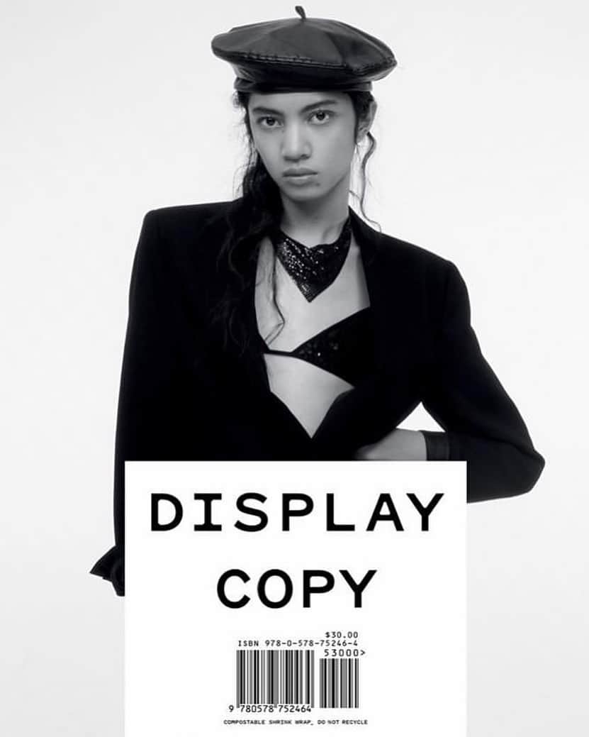IMG Modelsさんのインスタグラム写真 - (IMG ModelsInstagram)「On Display. 💡 @loserthrift covers @displaycopyofficial. #📷 @andyjharro #👗 @thesydneyrosethomas #✂️ @adlena #💄 @mmiiggss #⭐️ #IMGstars」10月22日 2時52分 - imgmodels