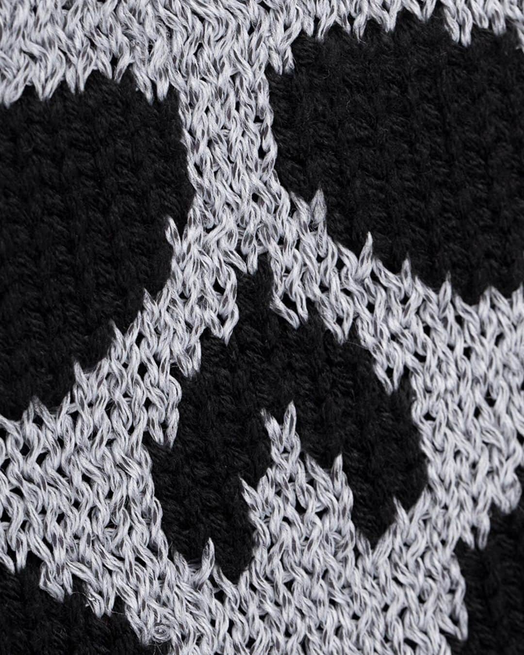 C2H4 Los Angelesさんのインスタグラム写真 - (C2H4 Los AngelesInstagram)「C2H4® X MASTERMIND JAPAN "C-MASTERMIND" Reflective Knit Sweater. Silver Plated Hardwares.」10月22日 2時57分 - c2h4