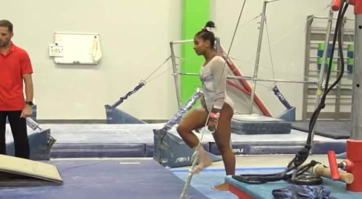 のインスタグラム：「Jordan Chiles has shared several training videos and upgrades she is working on. We can’t wait to see what she competes next year 💫 This routine from Worlds Selection features several releases and cool combinations! - Bars: 13.850  @jordanchiles  - Featured Competition: 2019 World Selection  - - #gymnastics #gymnasticsvideos #gymnasticshighlights #artisticgymnastics #floor  #vault #parallelbars #pbars #horizontalbar #highbar #balancebeam #unevenbars #tumble #stick #flip #trampoline #handstand #strength #flexibility #balance #fitness #usagymnastics #muscle #mag #trampoline #gymnast #gymvids #athlete #gimnasia」