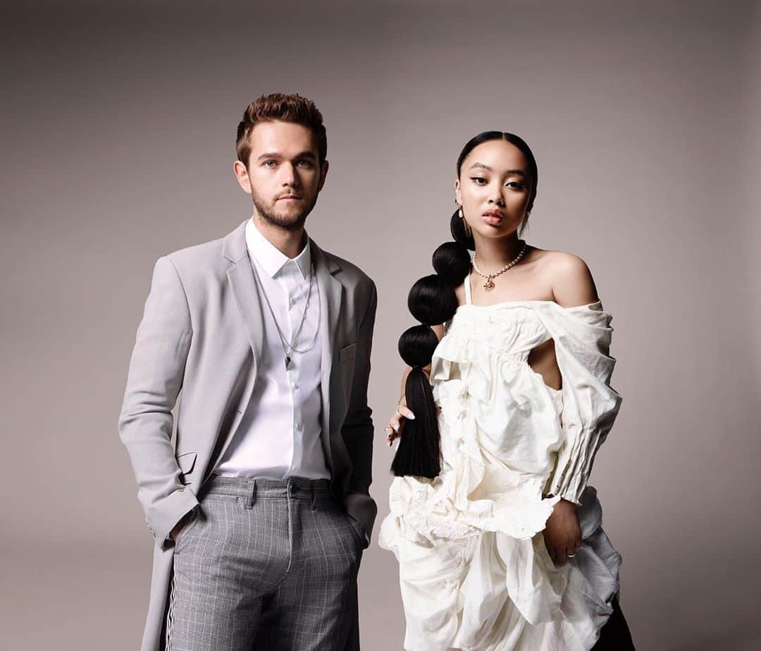ゼッドのインスタグラム：「looking spiffy with @wiffygriffy.   our new song INSIDE OUT comes out this Friday and I’m SO DAMN EXCITED... this is a really special song for me.   PRE-SAVE NOW!!! Link in bio!」