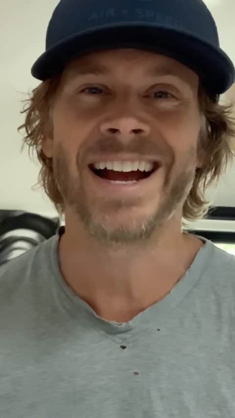 エリック・クリスチャン・オルセンのインスタグラム：「@awalkonwater is a fantastic nonprofit that provides Surf Therapy for children with special needs, is taking their fundraiser virtual this year, and I will be co-hosting the event shirtless and live!  So tune in October 24th at 4pm PST to see some amazing performances, special guests, and a ton of cool items up for auction.  Go to: www.awalkonwater.org for more details.」