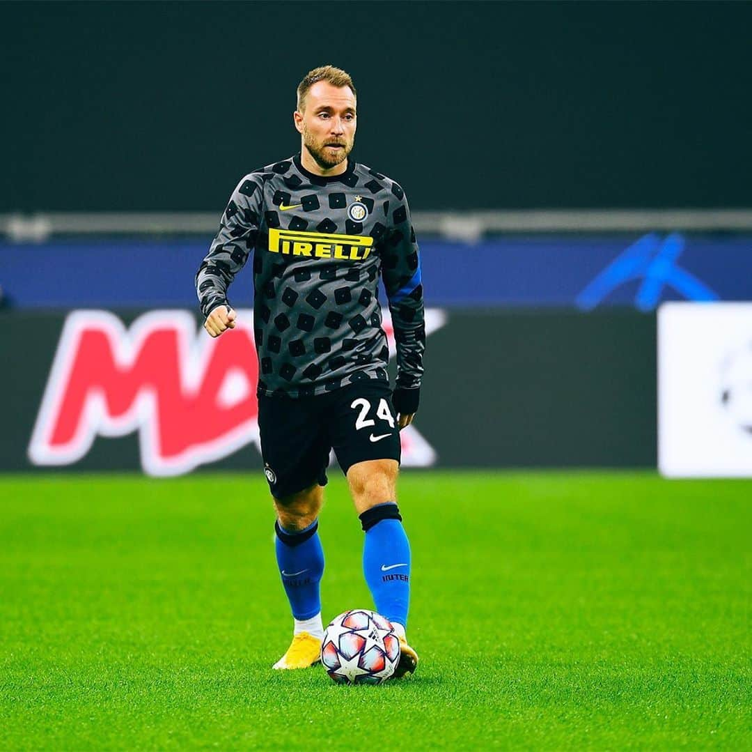 インテルナツィオナーレ・ミラノさんのインスタグラム写真 - (インテルナツィオナーレ・ミラノInstagram)「WARMING UP 🔥🏟 #InterBorussia #Inter #ForzaInter #UCL #ChampionsLeague #Football」10月22日 3時58分 - inter