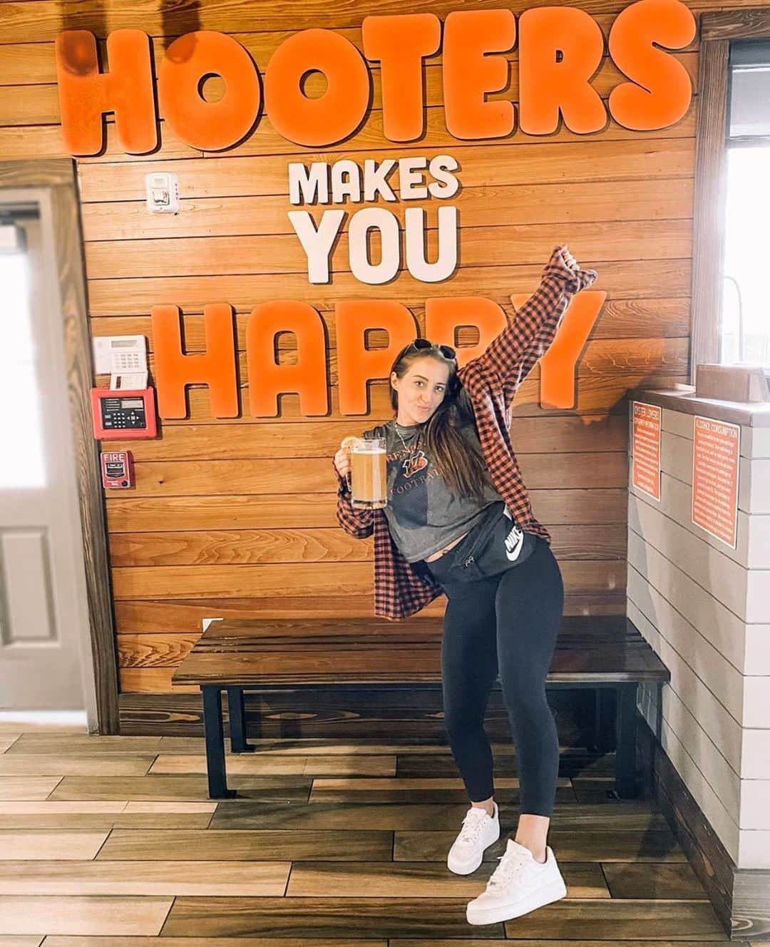 Hootersさんのインスタグラム写真 - (HootersInstagram)「Yes, it does! 7 days a week, and twice on Sundays.  📸: @kaylabonser」10月22日 4時00分 - hooters