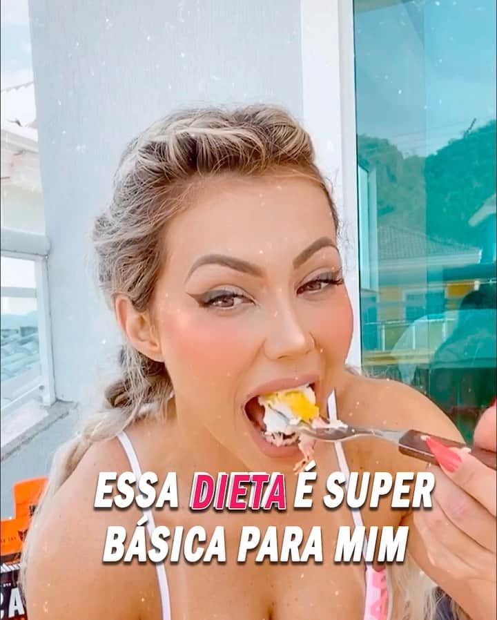 のインスタグラム：「DIETA NÃO É PARA SER CHEIA DE MIMIMI, dieta é para ser básica e gostosa! Comer aquilo que não gosta todos os dias é um senhor empurrão para desistir da dieta não é mesmo? Por isso eu coloco na minha dieta alimentos bons e que gosto de comer. Confere esse vídeo sobre dieta no meu canal do YouTube. Deixei um link na minha BIO para vcs.」