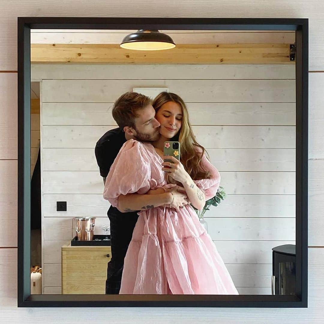 ピューディパイさんのインスタグラム写真 ピューディパイinstagram Happy Birthday To My Mertz