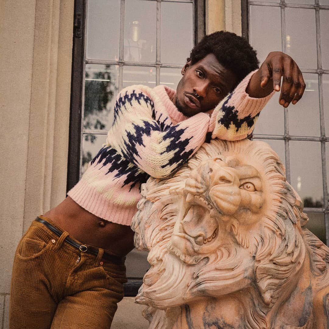 Flaunt Magazineさんのインスタグラム写真 - (Flaunt MagazineInstagram)「Oh, to be blessed by the inimitable Adonis Bosso (@SeptumPapi) for the Chaos and Calm Issue, where he features in a @Gucci Fall-Winter 2020 exclusive.  ⠀⠀⠀⠀⠀⠀⠀⠀⠀ On the issue's tug-o-war between Chaos and Calm? "For you to see the light, there has to be some kind of darkness,” Bosso shares resolutely. “To recognize calmness, you have to notice the chaos. If there’s not any chaos, there’s no opportunity to grow out of our calm.” Touché! ⠀⠀⠀⠀⠀⠀⠀⠀⠀ Learn more about the iconic model's amassing music career when you scoop an issue in the Flaunt.com Store, or support your local newsstand.  ⠀⠀⠀⠀⠀⠀⠀⠀⠀ Big up to the radical team on this one!!!  ⠀⠀⠀⠀⠀⠀⠀⠀⠀ Photographed by: @JustinWu Producer and Videographer: @TheGracePan Styled by: @MrM0han Grooming: @Rahsthetics at @ValentineAgencyINC Written by: @Joshen_Mantai Location: @CasaLomaToronto  ⠀⠀⠀⠀⠀⠀⠀⠀⠀ #AdonisBosso #SeptumPapi #Gucci #GucciFW2020 #CasaLoma #CasaLomaToronto #JustinWu #ChaosandCalm #FlauntMagazine」10月22日 4時24分 - flauntmagazine