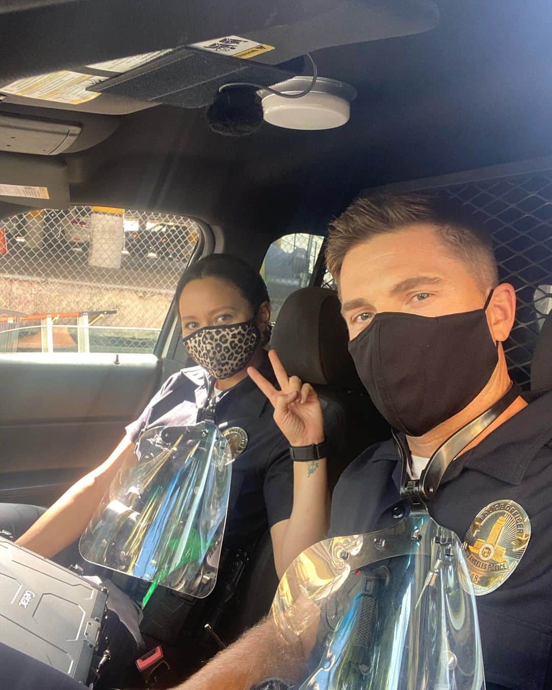 エリック・ウィンターのインスタグラム：「Back in action... @therookieabc fans how well do you know this duo? Who is smiling under their mask about what happened in this scene? Comment below and then swipe 😁#tucy #chenford #therookie」
