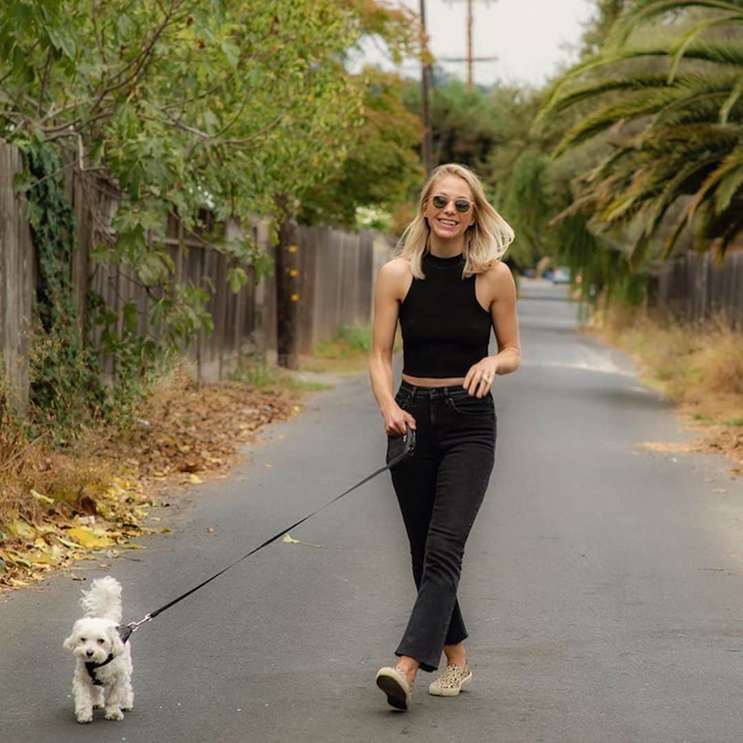 ジーエルシーオーのインスタグラム：「Meet Brooke Rewa, a Napa-based entrepreneur and CEO of Goodmylk Co., a plant-based mylk company that’s disrupting the industry. She shares how she stays grounded in the AMs and focused throughout the day in her mission to making good food that inspires others to feel and do good. Tap the link in bio.」