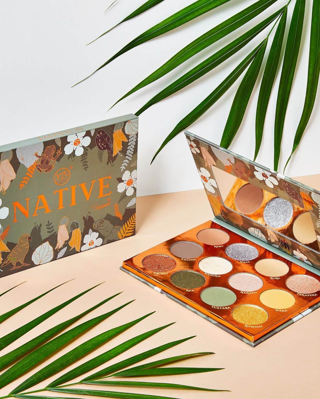 Shannonさんのインスタグラム写真 - (ShannonInstagram)「Introducing my brand new palette, the @xobeautyshop NATIVE flora and fauna palette! 🤎🦎 as long as I can remember, I’ve been in love and fascinated with so many of our unique native species here in Aotearoa, so I decided to combine that love with my passion for makeup! 🐾 This palette is inspired by just a few of the stunning colors of our gorgeous species we are so lucky to have 🦉 many of our native forests and animals are in desperate need of help, so please watch my NEW launch video (now live on youtube.com/shaaanxo) to raise awareness and learn more about why our native flora and fauna are so special, and how you can help! 🦜 To celebrate the launch, we have donated to both Native Forest Restoration Trust and Endangered Species Foundation 🇳🇿🌿 this palette is high quality, vegan, cruelty free and available NOW at xobeautyshop.com and most stockists! You are going to LOVE it, I promise 🥰 let me know which shade is your favorite below 👇🏼 also... swipe across for awkward throwback pics haha 😂 #nativepalette #xobeauty #ad EDIT: WE HAVE SOLD OUT 😭🤎 THANK U ALL SO MUCH! WE HAVE JUST ADDED PREORDERS DUE TO DEMAND, more info on the website xoxoxo ily!!!」10月22日 5時05分 - shaaanxo