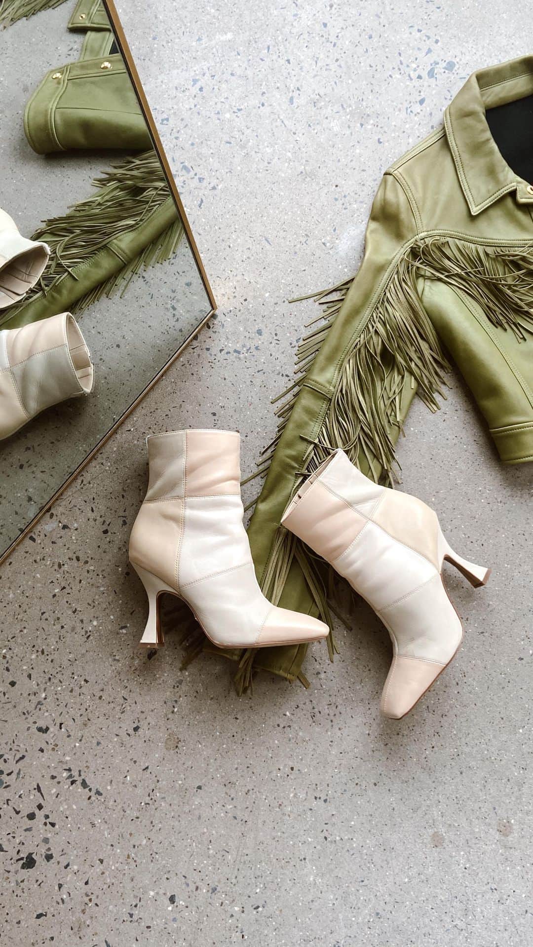 のインスタグラム：「Out to lunch with the OLINA  Shop this patchwork bootie at samedelman.com  #SamEdelman #Fall2020」