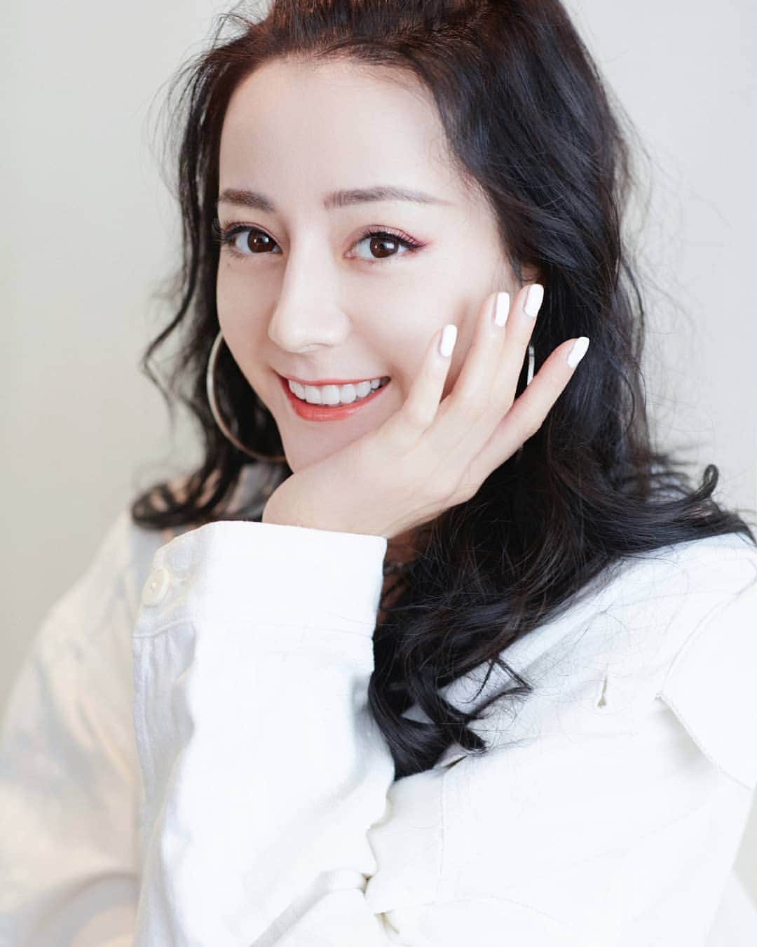 ディルラバ・ディルムラット（Dilraba Dilmurat）さんのインスタグラム写真 - (ディルラバ・ディルムラット（Dilraba Dilmurat）Instagram)「#迪丽热巴 #热巴 #胖迪 #小迪 #dilirebadilmurat #dilireba #dilraba #dilrabadilmurat」10月22日 5時38分 - dilrabalovers_