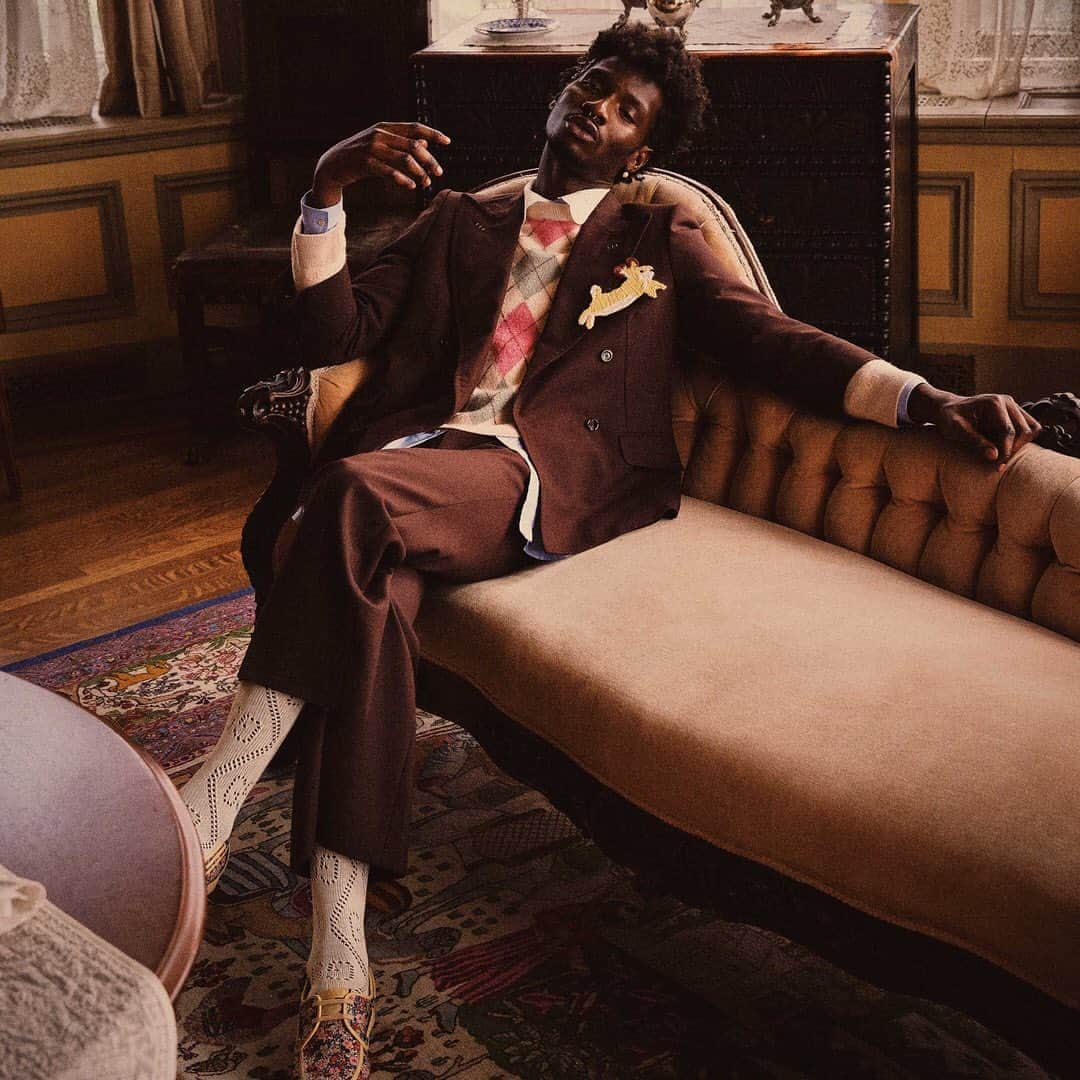 Flaunt Magazineさんのインスタグラム写真 - (Flaunt MagazineInstagram)「Adonis Bosso (@SeptumPapi) makin' it look easy, as usual, in this Chaos and Calm Issue feature and @Gucci Fall-Winter 2020 exclusive.  ⠀⠀⠀⠀⠀⠀⠀⠀⠀ “My main goal with music," he remarks to @Joshen_Mantai on his diversifying self-expression, "is to make people feel good, and help them cope with situations. The main thing I appreciate about music is that it’s my creation, it comes from my vision.”  ⠀⠀⠀⠀⠀⠀⠀⠀⠀ Crank up the tunes, then, in the context of this global situation and its requisite coping, and get thee to a newsstand to purchase the Chaos and Calm Issue.  ⠀⠀⠀⠀⠀⠀⠀⠀⠀ Photographed by: @JustinWu Producer and Videographer: @TheGracePan Styled by: @MrM0han Grooming: @Rahsthetics at @ValentineAgencyINC Written by: @Joshen_Mantai Location: @CasaLomaToronto  ⠀⠀⠀⠀⠀⠀⠀⠀⠀ #AdonisBosso #SeptumPapi #FlauntMagazine #ChaosandCalm #Gucci #GucciFW2020 #CasaLoma #JustinWu」10月22日 5時46分 - flauntmagazine
