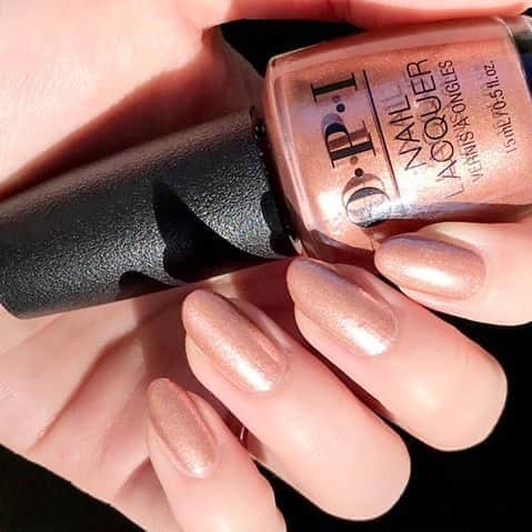 OPIさんのインスタグラム写真 - (OPIInstagram)「Now trending: #RoseGoldNails 🌹✨Head to our #linkinbio to explore all our #RoseGold shades.  Shade: #WorthaPrettyPenne  by: @need_more_fingers  #opi #rosegold #nailpolish #nails #nailsofinstagram #nailsnailsnails #nails💅」10月22日 6時00分 - opi