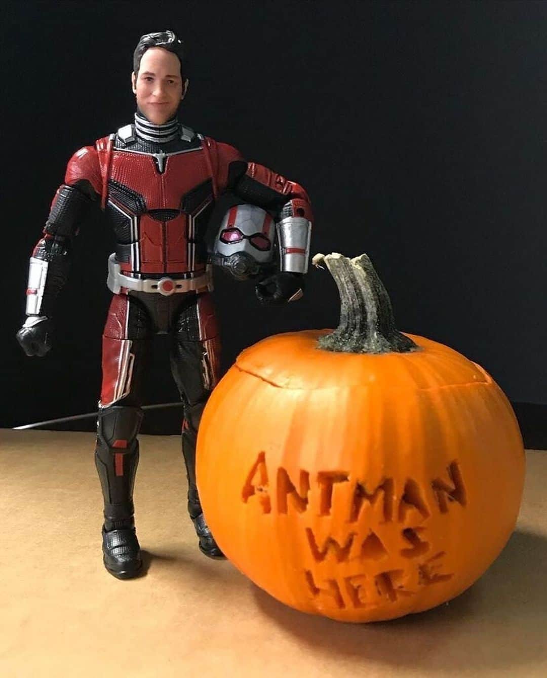 Marvel Entertainmentさんのインスタグラム写真 - (Marvel EntertainmentInstagram)「You're on 🔥! These fans' DIY carved creations struck a gourd with us in a special #MarvelHalloween edition of #MarvelMission! 🎃 See even more of our favorites on Marvel.com.」10月22日 6時01分 - marvel