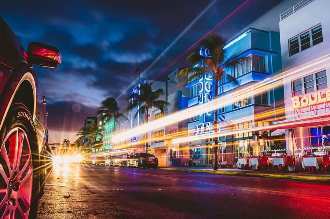 NikonUSAさんのインスタグラム写真 - (NikonUSAInstagram)「📍🇺🇸Welcome to Miami, the next destination on our #WanderlustWednesday tour of the world!   Got any tips for taking a🔥long exposure? @TaylorJackson does – Tap the link in our bio to watch Episode 6 of Around the World with Taylor Jackson, Presented by Nikon.   📸: @taylorjackson with the #Z6 & #NIKKORZ 24-70mm  #wanderlust #travel #travelphotography #miami #mirrorless #longexposure」10月22日 6時06分 - nikonusa