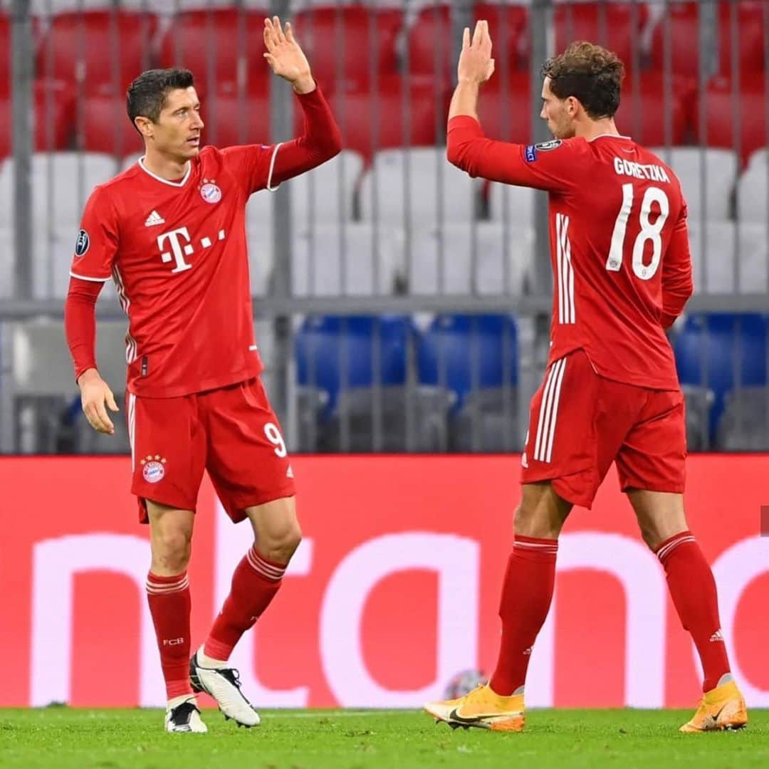 ロベルト・レヴァンドフスキさんのインスタグラム写真 - (ロベルト・レヴァンドフスキInstagram)「Perfect start😁 🤜🤛🙌 @championsleague @fcbayern」10月22日 6時13分 - _rl9