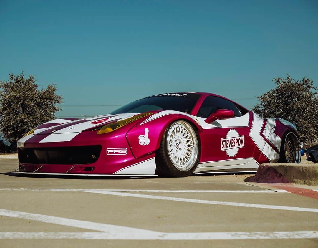スティーブのインスタグラム：「Get ready for something new and even crazier on my Ferrari!! Are You going to @supercar_expo this weekend? If so stop by say hi and check it out!!! フェラーリをさらに派手にしようとしています。今週末のスーパーカーエキスポでお見せします‼️お楽しみに」