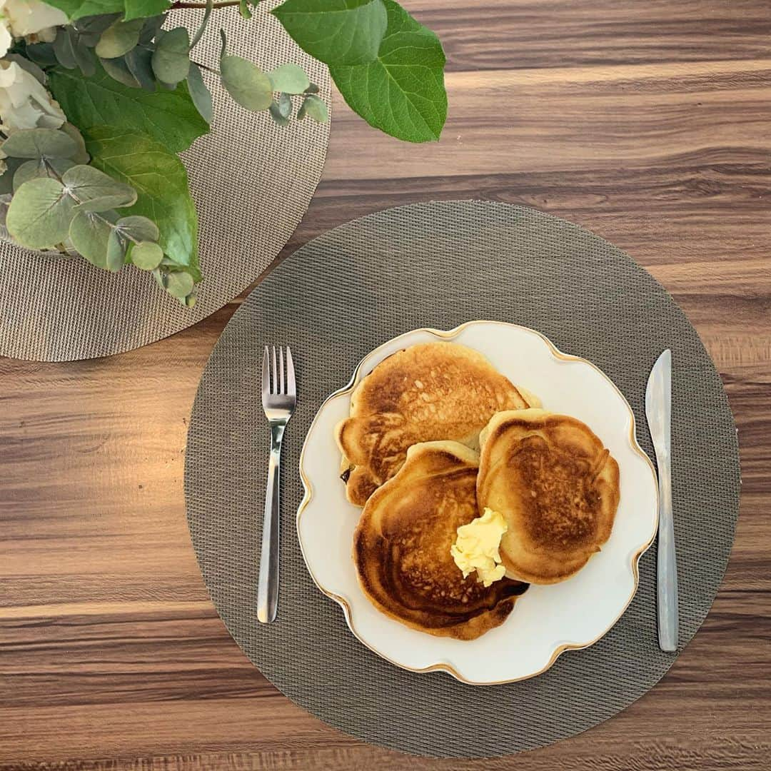 前谷楓さんのインスタグラム写真 - (前谷楓Instagram)「#goodmorning 🌞 たまに朝食で作るパンケーキ🥞🥣✨ ー材料ー ＊ホットケーキミックス ＊卵　 ＊豆乳　 よく牛乳の代わりに水か豆乳で代用します💭 ． #ホットケーキ#パンケーキ#朝食#朝ごはん#簡単レシピ #簡単料理#豆乳#豆乳レシピ #料理#モーニング#morning #cooking #クッキング#クッキングラマー #時短レシピ #時短料理 #時短 #お皿#食器#IKEA#フランフラン#francfranc #イケア#ミスコン#ミスキャンパス#ミスキャンパス関西学院大学2020#ミスキャンパス関西学院大学#カエグルメ」10月22日 6時40分 - bibi_pilates