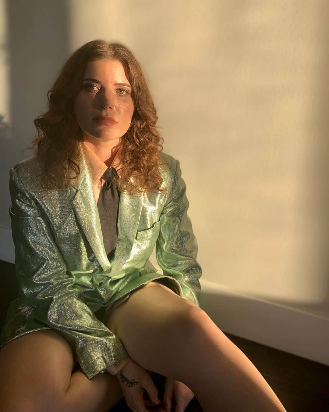 ベスト・コーストさんのインスタグラム写真 - (ベスト・コーストInstagram)「Always Tomorrow album cover shoot from this time last year. No reason to post these other than to share a nice memory and to say thanks for listening to the record ✨💚」10月22日 6時44分 - best_coast