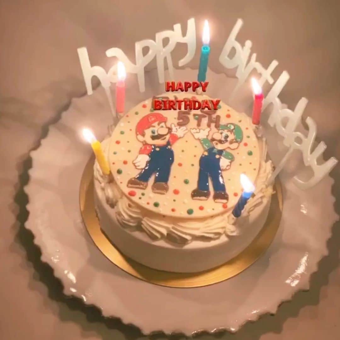 二ノ宮和佳子のインスタグラム：「Happy Birthday my boy🎂  #5th #今年はキャンプでお祝い #友人達ありがと♡ #ホントあっという間 #あと何回一緒にお祝いできるのかな #おめでとう #あなたの成長が楽しみでしかないよ #あなたらしくね #いつもありがとう #いっぱい笑いましょ」