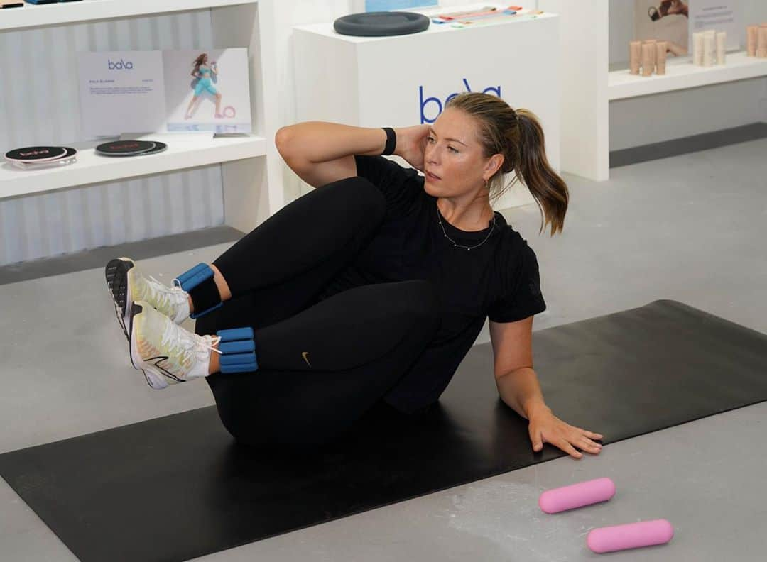 マリア・シャラポワさんのインスタグラム写真 - (マリア・シャラポワInstagram)「Moments from our workout yesterday 🏋️‍♀️🤸🧘‍♂️🤓」10月22日 7時03分 - mariasharapova