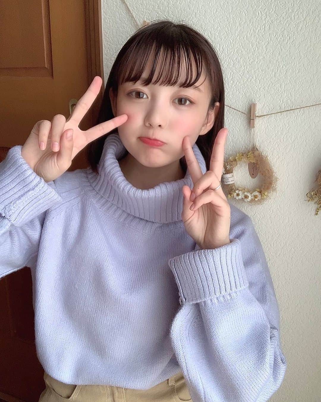 みさねさんのインスタグラム写真 - (みさねInstagram)「寒くなってきたね〜☃️ ㅤ ニットは @fifth_store の❣️ ㅤ #秋コーデ #ニットコーデ #カジュアル #ニット #平均身長コーデ #fifth #fifthtl #フィフス #オフタートルソフトタッチニット #ボブ #ボブアレンジ #ドライフラワーのある暮らし」10月22日 18時13分 - misane1209
