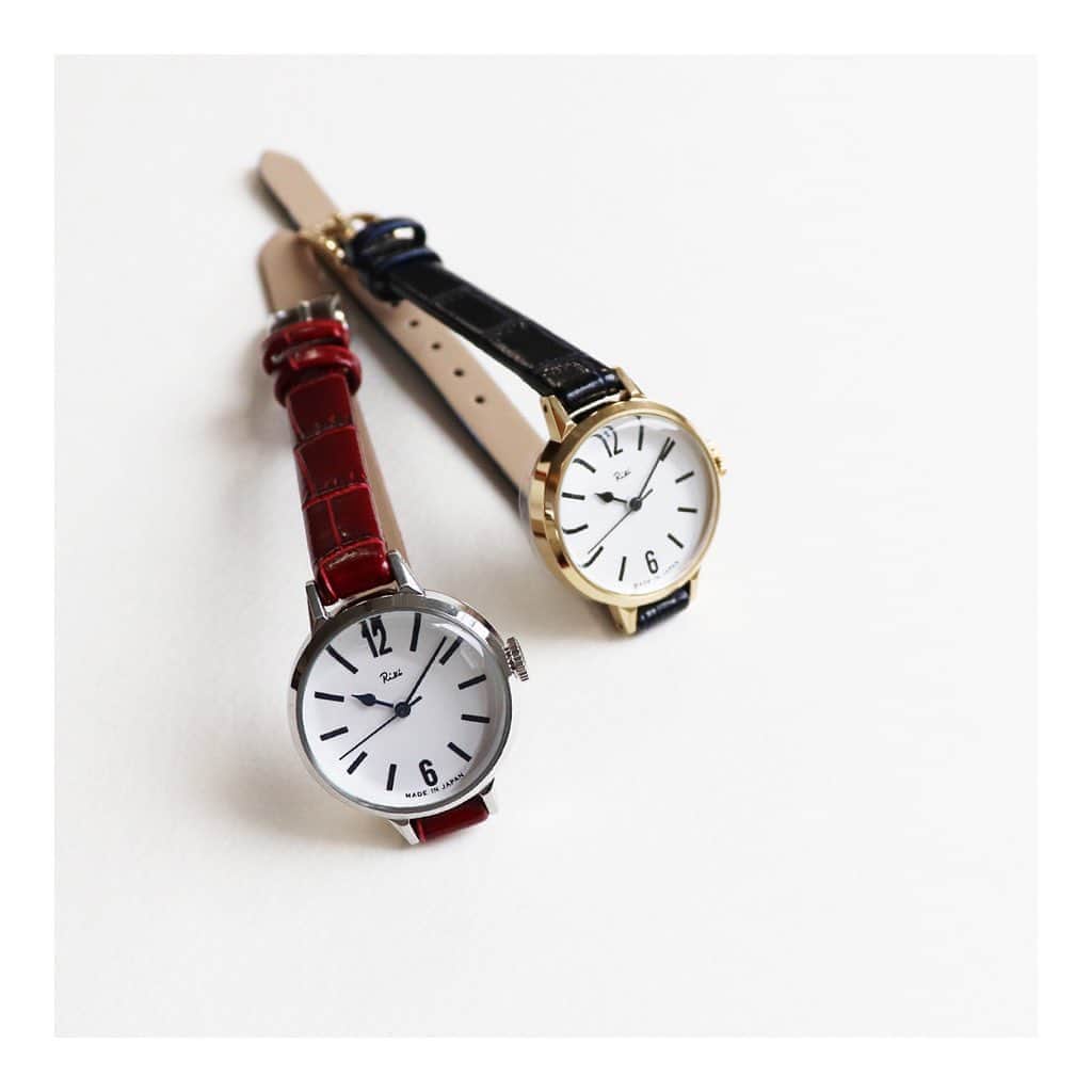 のインスタグラム：「-BAYCREW’S STORE - SEIKO Riki Vintage-like Ladies 「今に生きる女性の新しいクラシック」  Rikiこだわりの見やすさと使いやすさに、どこか懐かしい美しさを織り交ぜたクラシックシリーズの2020年ラインがいよいよベイクルーズストアにて販売開始いたしました。  ☑︎ SEIKO Riki Vintage-like Ladies アラビア ¥17,600 税込  古き良きデザインの腕時計だからこそ、毎日使い続けたい女性に。  📢ベイクルーズストアに新商品が続々と入荷中！﻿ プロフィール欄のURLにてベイクルーズストアを今すぐチェック✔️﻿ ﻿ #hirob﻿ #baycrews﻿ #baycrewsstore ﻿ #SEIKO #riki #rikiwatanabe #watch  #casualwatch #simple #newarrivals  ﻿ #ヒロブ﻿ #ベイクルーズ﻿ #セイコー #リキ #渡辺力 ﻿ #時計 #ウォッチ #カジュアルウォッチ #シンプル #大人女子 #秋服コーデ」