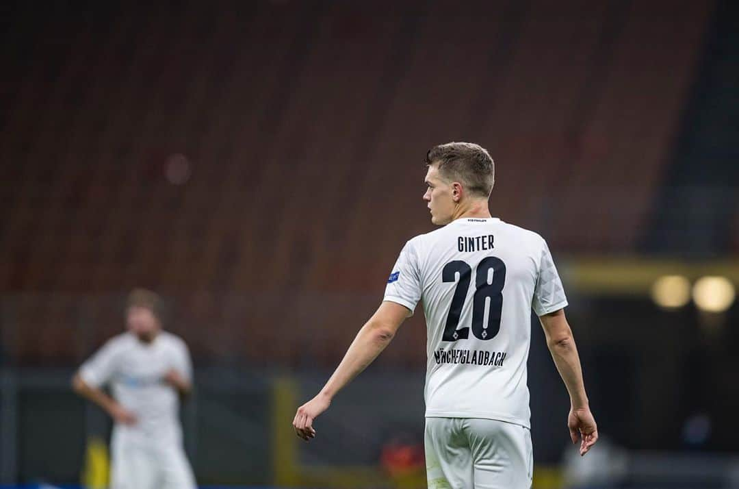 マティアス・ギンターのインスタグラム：「Endlich wieder @championsleague 🤩⭐️ Punkt nehmen wir mit 🤝」