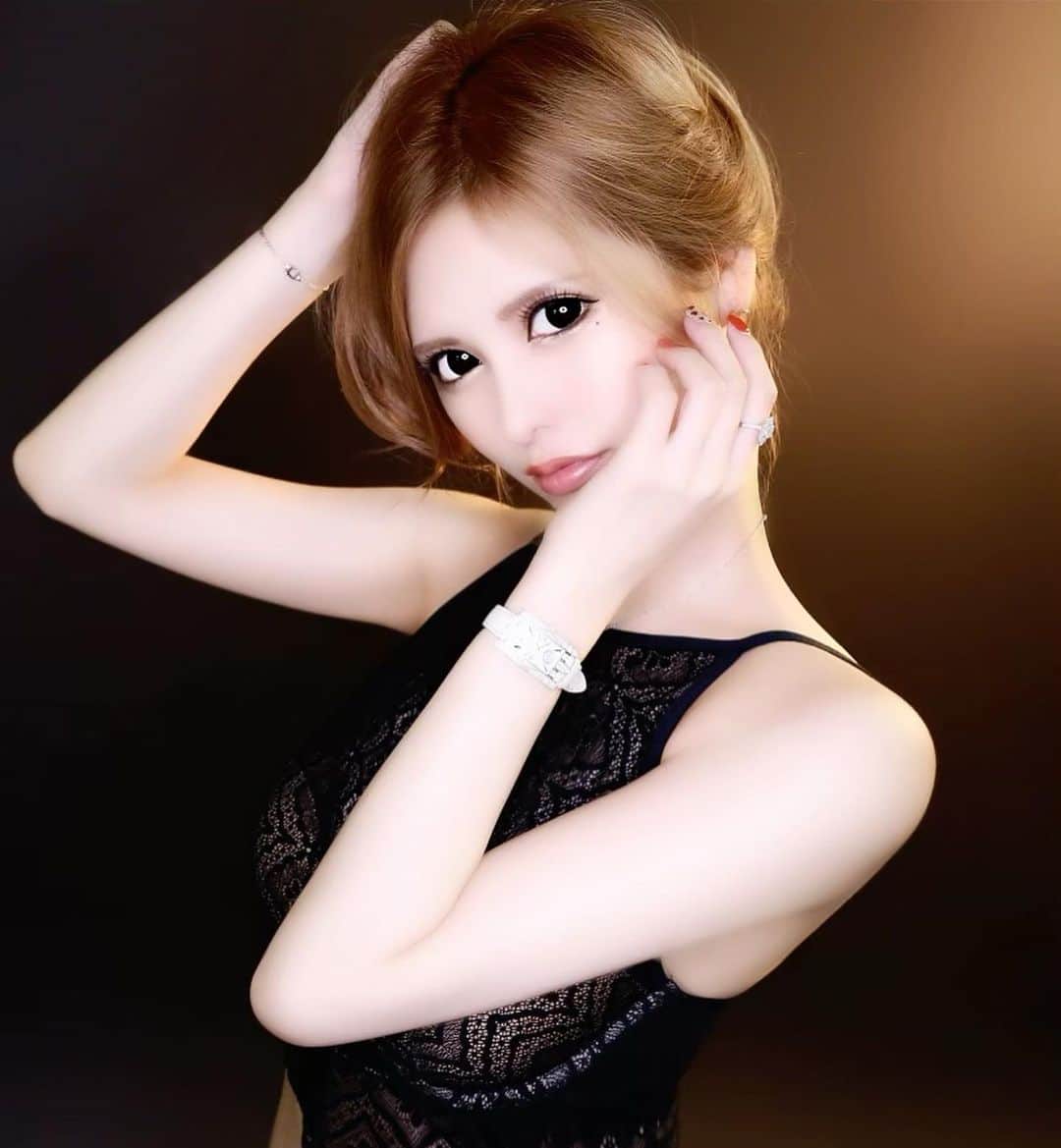 夏目こころのインスタグラム：「CLUB「心」〜shin〜❤️ キャストさん、キッチン、黒服さん まだまだ募集しています🥰✨ 気軽にDM下さい☺️👍」