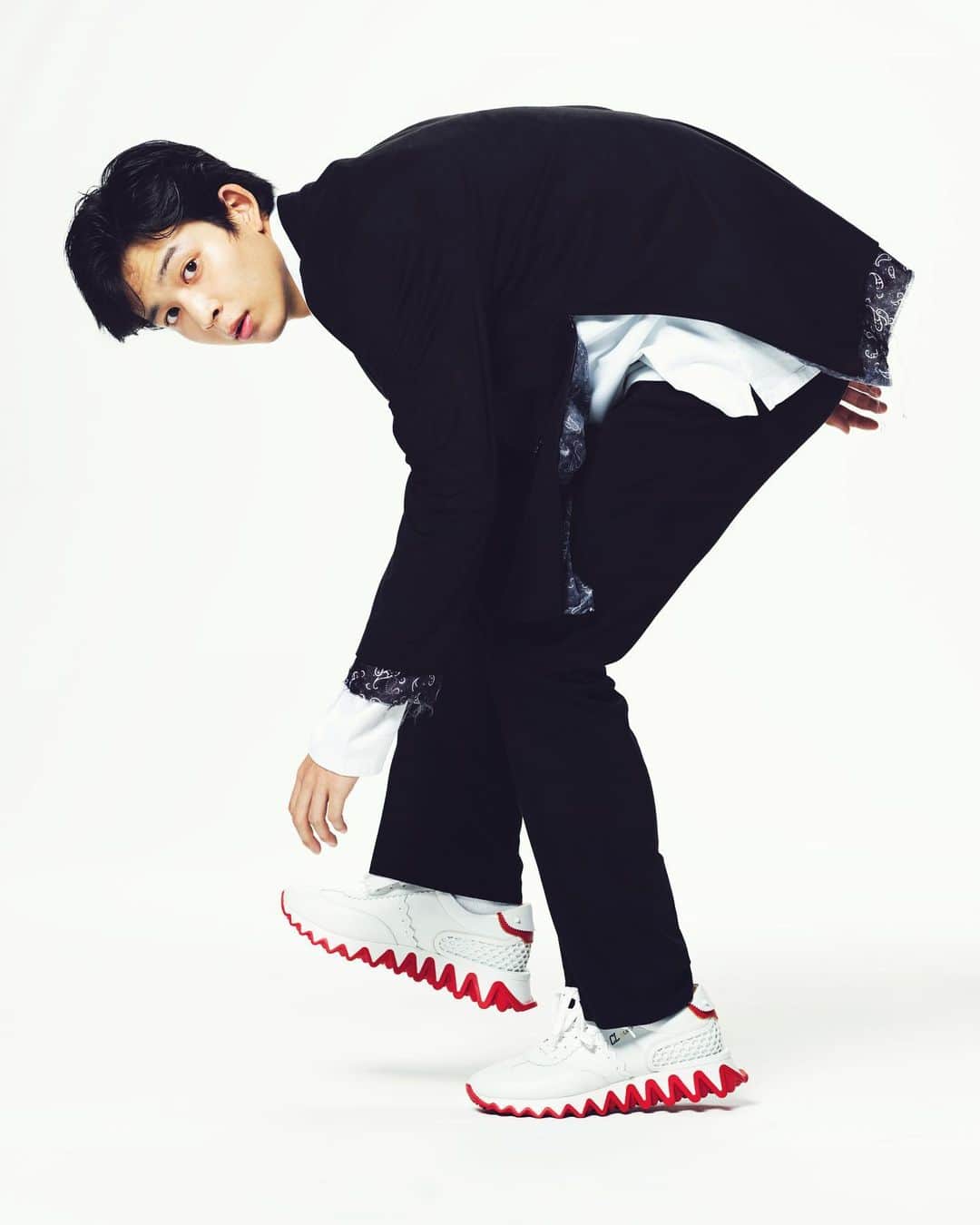長山一樹のインスタグラム：「最新号MEN'S NON'NOにてChristian Louboutinのページを撮影しています。  @mensnonnojp  @louboutinworld  Model @jin_suzuki_722  Stylist @taichisumura  Hair @hair.kanada  Photographer @kazuki_nagayama  #mensnonno #mensfashion #christianlouboutin #photography #portrait #hasselblad #h6d #kazukinagayama #長山一樹 #メンズファッション #メンズノンノ #鈴木仁」