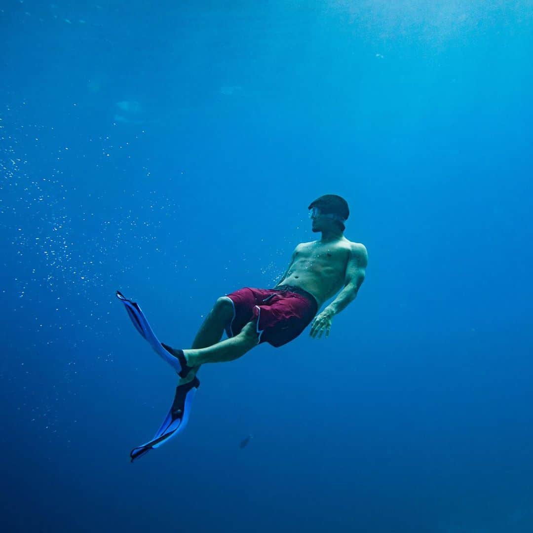 ガブリエル・メディーナのインスタグラム：「Blue world 💙 ll   Um mundo azul.」