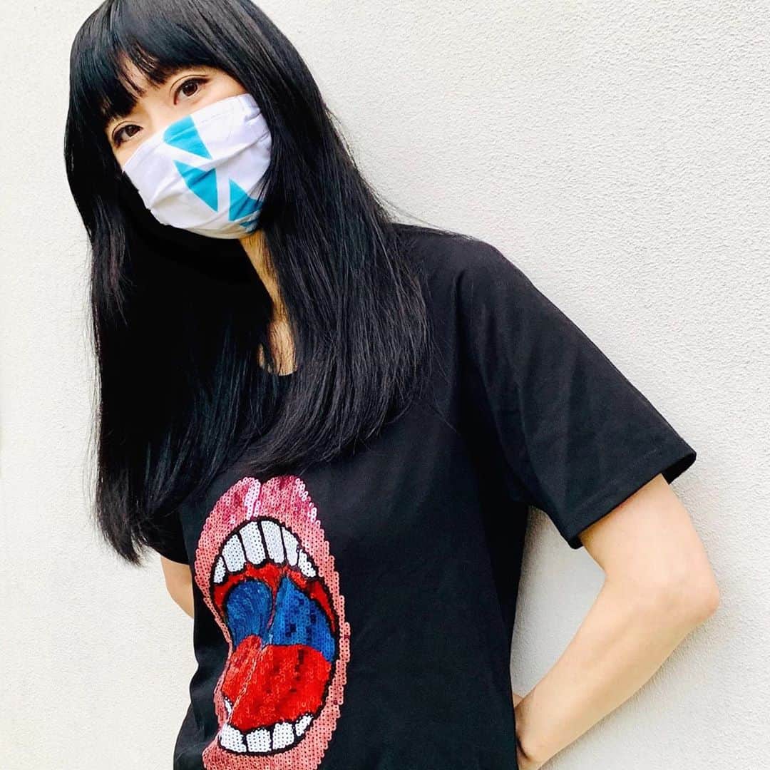 安珠のインスタグラム：「マスクの中で口あけてますw けいこちゃん手作りマスクありがと❤️」