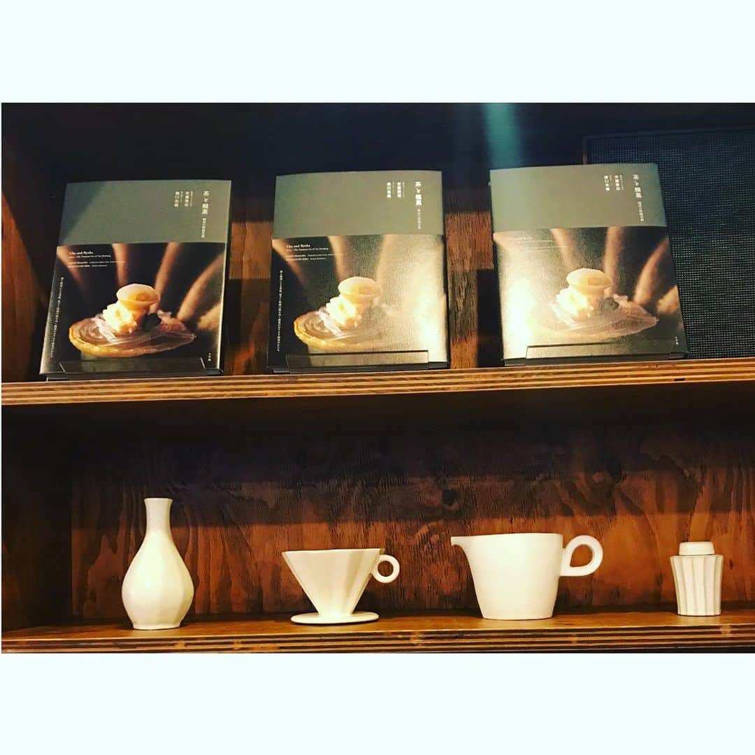 吉村民さんのインスタグラム写真 - (吉村民Instagram)「大好きな陶芸作家の 安藤雅信さんの パスタ皿をGETできました🍝  久しぶりに安藤さんにお会い出来たのも嬉しかったです♡  #陶芸家  #安藤雅信 さん #うつわ好き  #器 #器のある暮らし  #うつわのある暮らし」10月22日 17時22分 - yoshimuratami