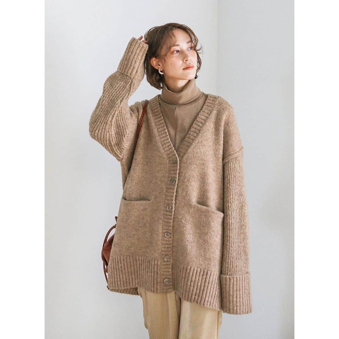 moca さんのインスタグラム写真 - (moca Instagram)「. No.10007260 LINKING OVER KNIT CARDIGAN ¥6,300+tax camel / olive / wine」10月22日 17時27分 - selectmoca